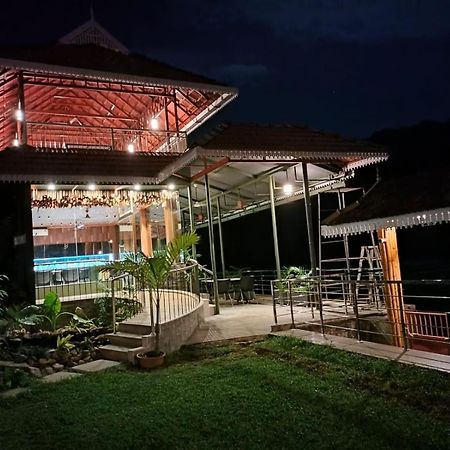 Willow Heights Athirappilly Luaran gambar